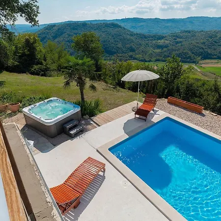 Semesterbostad Sussini *