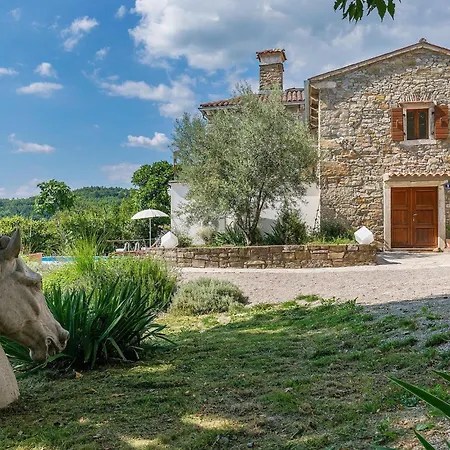 Semesterbostad Sussini Krbune